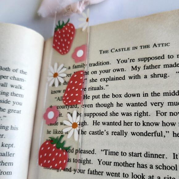 Daisy Flowers Strawberries Berry Bookmark Clear Acrylic Coquette Bookish Gift - Picture 4 of 9